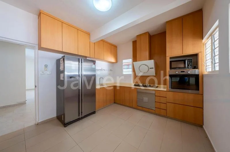 4 Bed Semi-Detached House (Landed) for Rent in  Sea View Park - Image 9