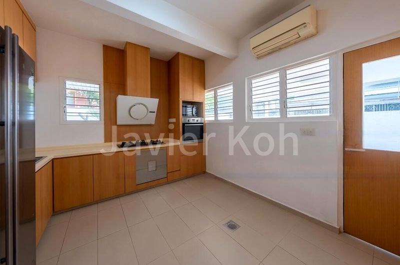 4 Bed Semi-Detached House (Landed) for Rent in  Sea View Park - Image 8
