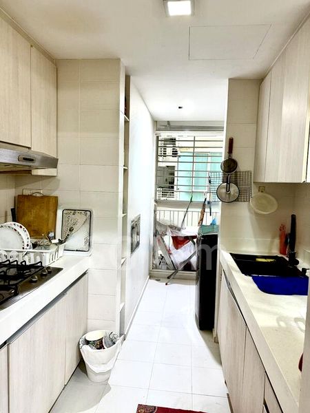 3 Bed Condo for Sale in  The Quartz - Image 4