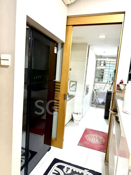 3 Bed Condo for Sale in  The Quartz - Image 2