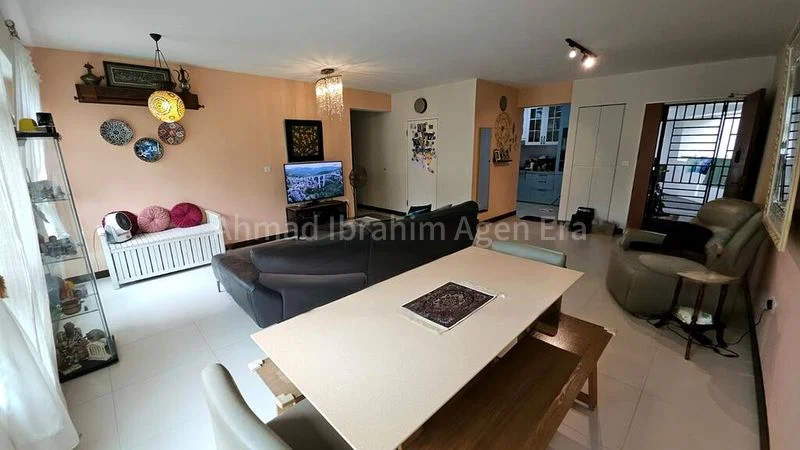 5 Room (5I) HDB for Sale in 470B Upper Serangoon Crescent - Image 5