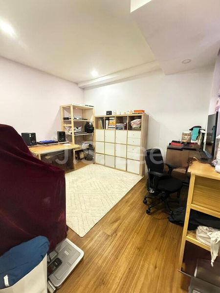 5 Bed Terraced House (Landed) for Sale in  Parc Greenwich - Image 6