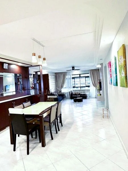 5 Room (5I) HDB for Rent in  115C Yishun Ring Road - Image 3