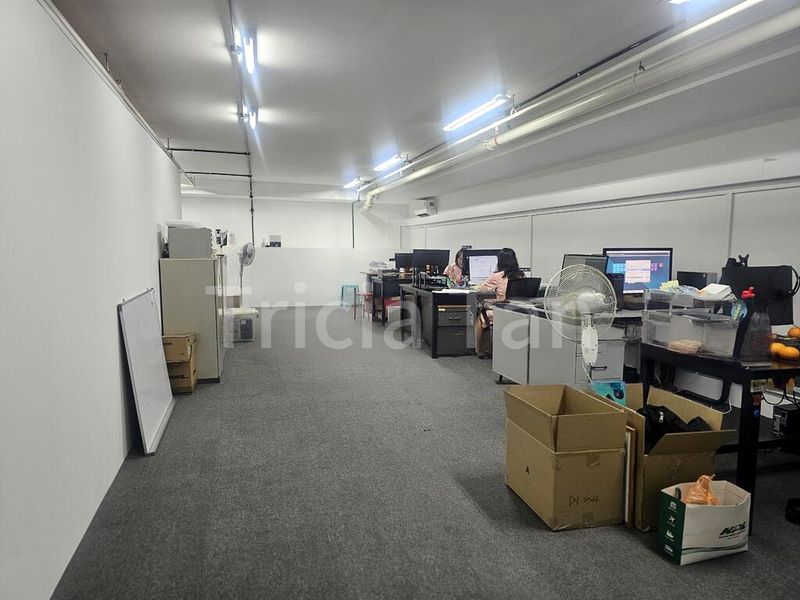 Light Industrial (B1) for Sale: Inspace, 2,500 Sq Ft Industrial Unit on Bilton Way - Image 11