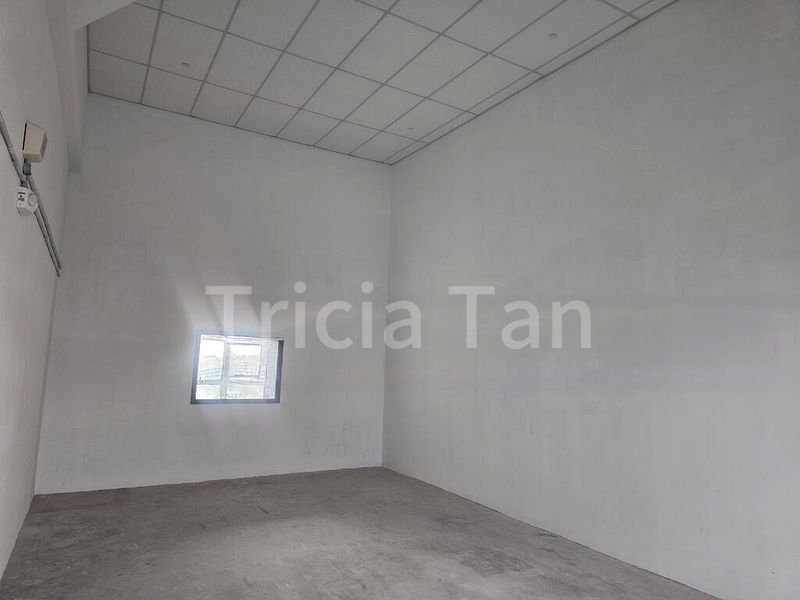 Light Industrial (B1) for Sale: Inspace, 2,500 Sq Ft Industrial Unit on Bilton Way - Image 4