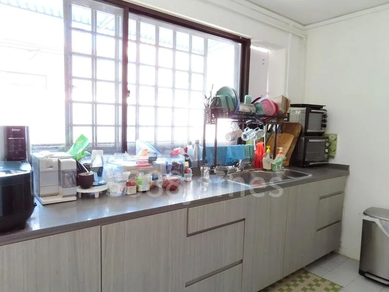 3 Bed Walk-up Apartment (Condo) for Sale in Tiong Bahru Estate - Image 2
