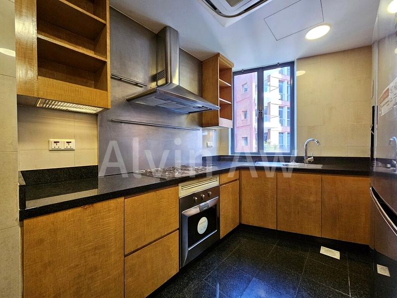 3 Bed Condo for Rent in  Grange 70 - Image 4