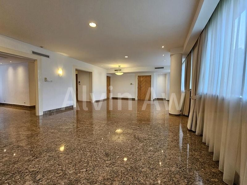 3 Bed Condo for Rent in  Grange 70 - Image 8