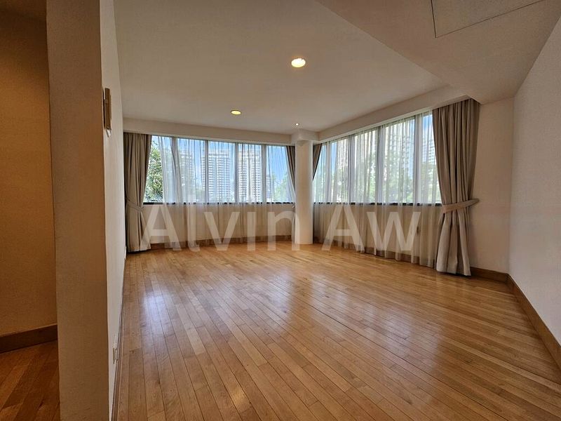 3 Bed Condo for Rent in  Grange 70 - Image 9