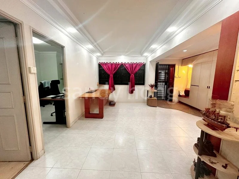 Executive HDB for Sale in 666B Jurong West Street 65 - Image 3