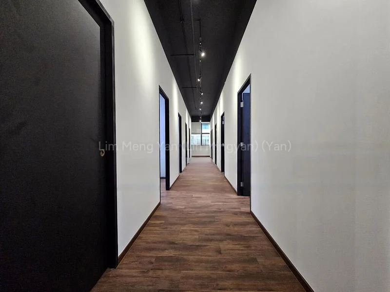 Light Industrial (B1) for Rent: Midview City - Image 5