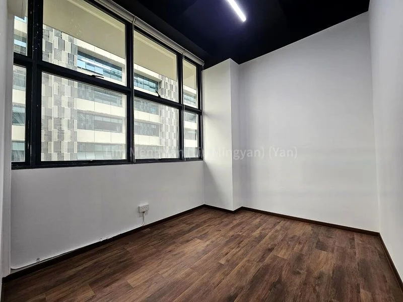 Light Industrial (B1) for Rent: Midview City - Image 1