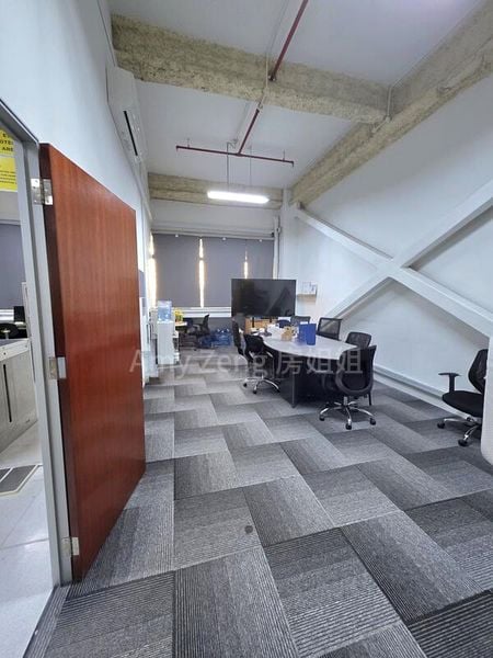 Light Industrial (B1) for Rent: Henderson Industrial Park - Image 2