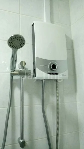 Common Room (HDB) for Rent in  68 Redhill Close - Image 1