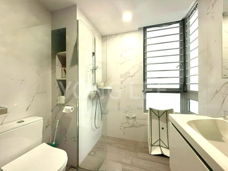 3 Bed Condo for Sale in  The Lakeshore - Image 4