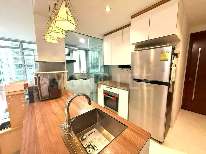 3 Bed Condo for Sale in  The Lakeshore - Image 2