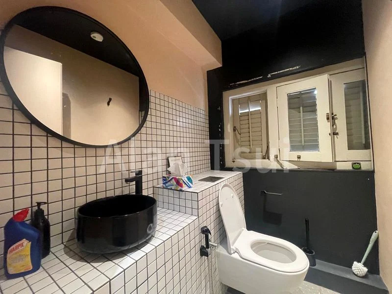 Common Room (Condo) for Rent in  Kreta Ayer Conservation Area - Image 4