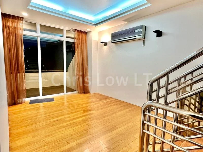 5 Bed Semi-Detached House (Landed) for Sale in  East Coast Hill - Image 11