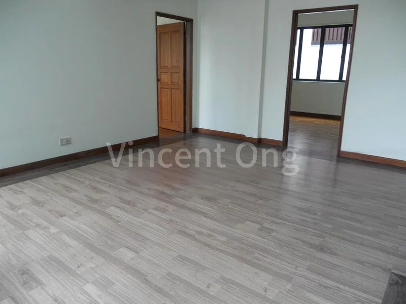 6 Bed Bungalow (Landed) for Sale in Pinewood Grove - Image 11