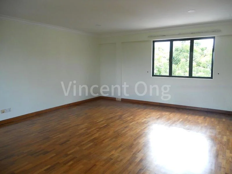 6 Bed Bungalow (Landed) for Sale in Pinewood Grove - Image 12