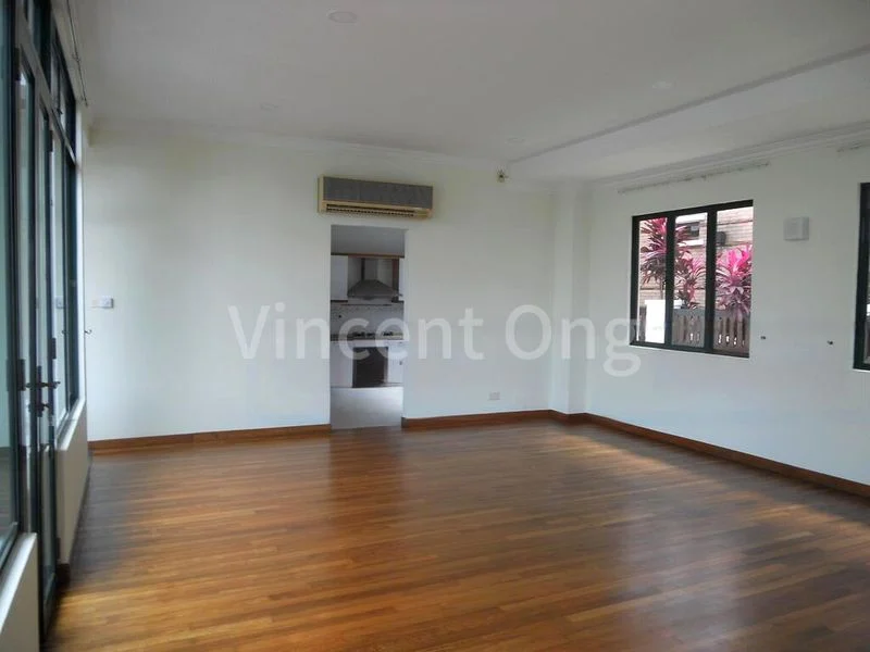 6 Bed Bungalow (Landed) for Sale in Pinewood Grove - Image 8