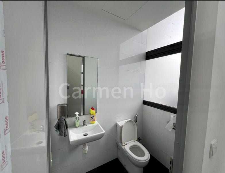 Light Industrial (B1) for Rent: Nordcom II - Image 1