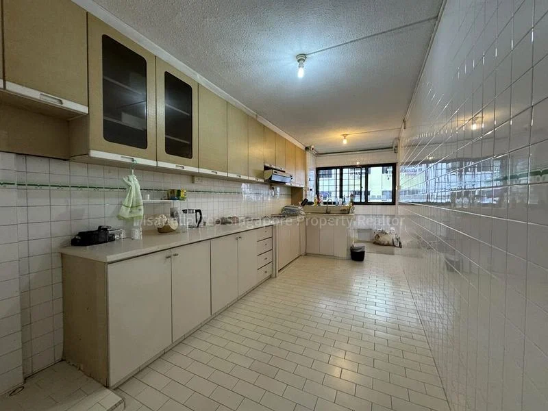 5 Room (5I) HDB for Sale in 54 Lengkok Bahru - Image 10