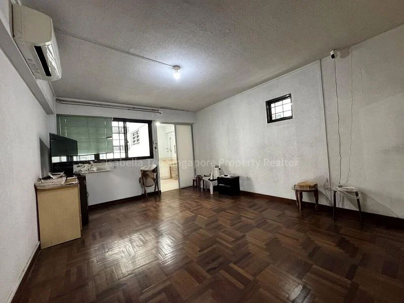 5 Room (5I) HDB for Sale in 54 Lengkok Bahru - Image 4