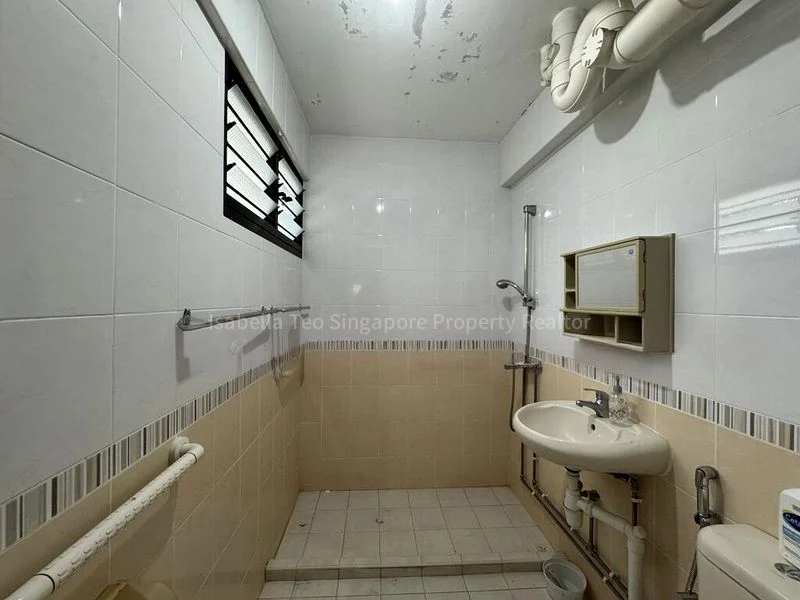 5 Room (5I) HDB for Sale in 54 Lengkok Bahru - Image 3