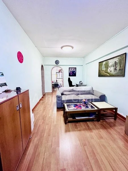 3 Room (3A) HDB for Sale in 139 Tampines Street 11 - Image 2