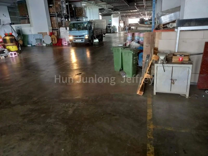 Light Industrial (B1) for Rent: Eldix - Image 2