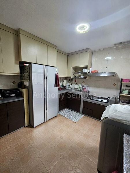 Common Room (HDB) for Rent in  462 Clementi Avenue 3 - Image 1