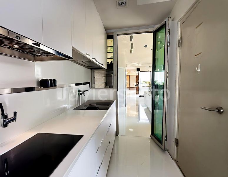 5 Bed Executive Condo for Sale in  Forestville - Image 6