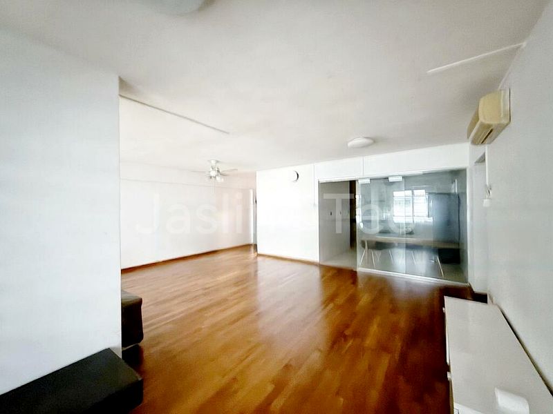 Executive HDB for Sale in  313D Anchorvale Road - Image 11