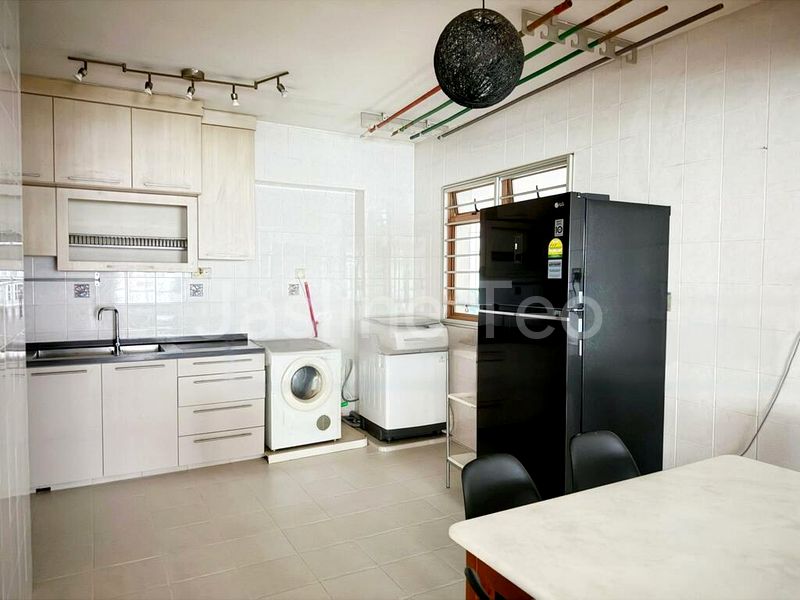 Executive HDB for Sale in  313D Anchorvale Road - Image 7