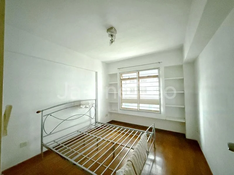 Executive HDB for Sale in 313D Anchorvale Road - Image 5