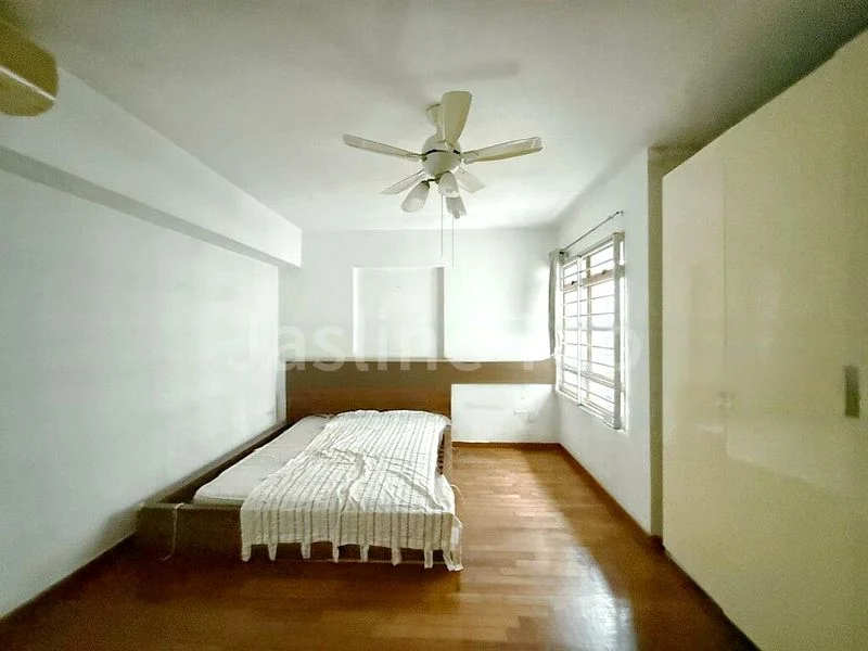 Executive HDB for Sale in 313D Anchorvale Road - Image 2