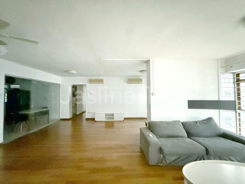 Executive HDB for Sale in  313D Anchorvale Road - Image 13