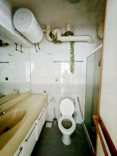 Executive HDB for Sale in  313D Anchorvale Road - Image 1