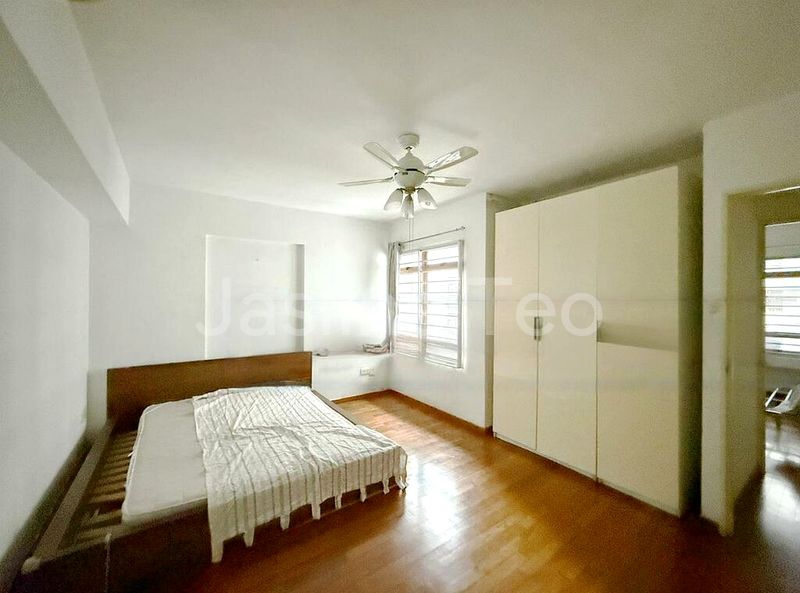 Executive HDB for Sale in  313D Anchorvale Road - Image 3