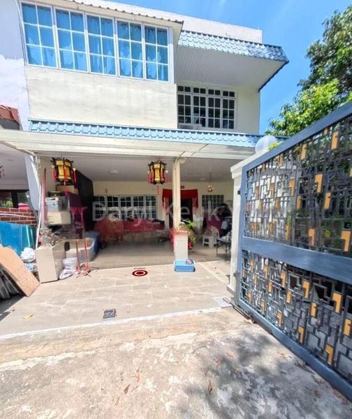 4 Bed Corner Terrace (Landed) for Sale in  Kembangan Estate - Image 1
