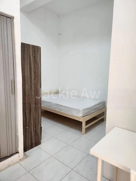 Master Room (Landed) for Rent in Lutheran Road - Image 14