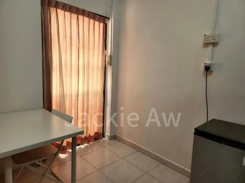 Master Room (Landed) for Rent in Lutheran Road - Image 9