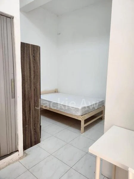 Master Room (Landed) for Rent in Lutheran Road - Image 10