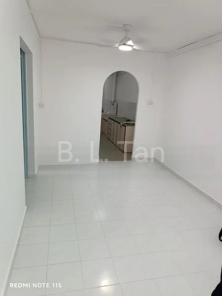 3 Room (3NG) HDB for Rent in  145 Woodlands Street 13 - Image 5