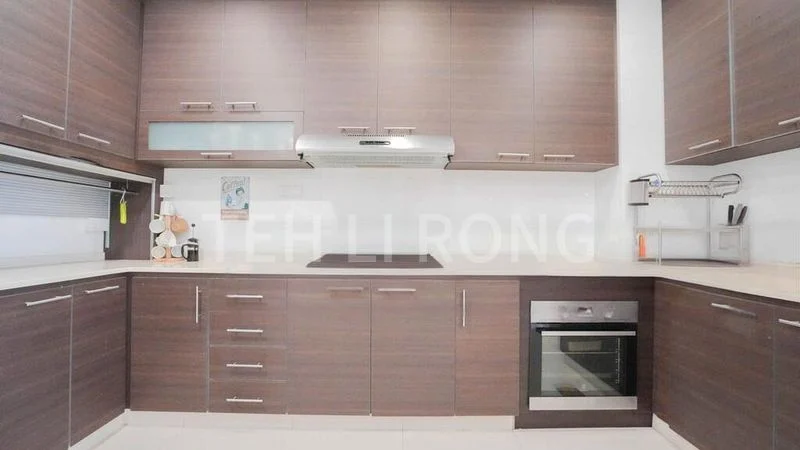 5 Bed Corner Terrace (Landed) for Sale in  Parry Park - Image 3