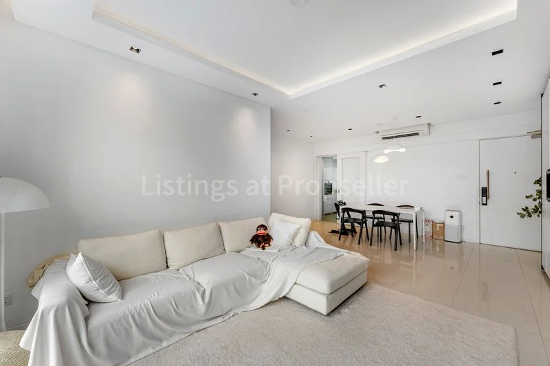 3 Bed Executive Condo for Sale in Whitewater - Image 1