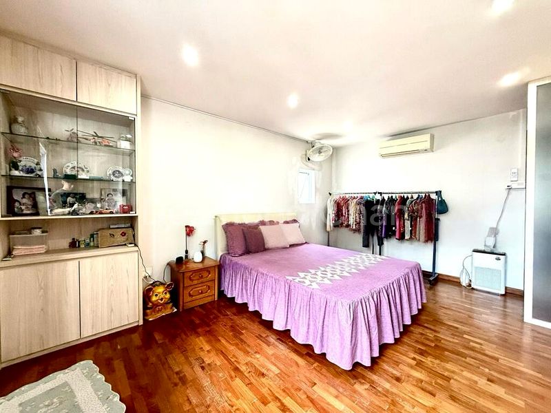 5 Room (5I) HDB for Sale in  142 Bedok Reservoir Road - Image 3