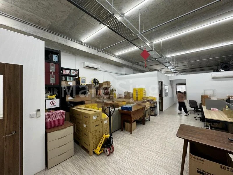 Light Industrial (B1) for Rent: Nordcom II - Image 2