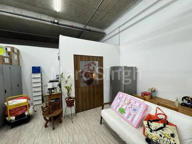 Light Industrial (B1) for Rent: Nordcom II - Image 4